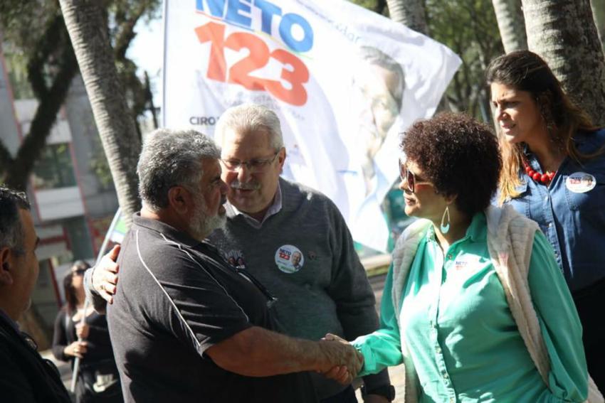 Candidato a senador pelo PDT faz campanha em Santo André