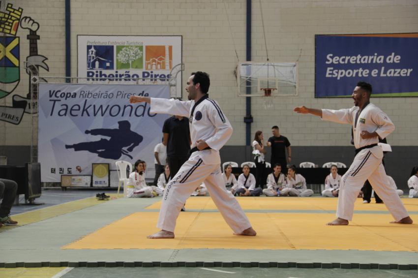 Ribeirão Pires reúne 160 atletas em Copa de Taekwondo