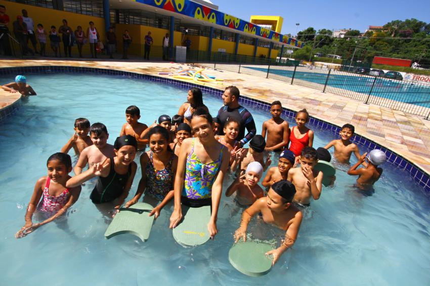 Quase 2 mil terão aulas de natação e hidroginástica gratuitas em Mauá