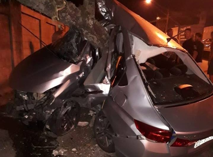 Casal de namorados morre em acidente em Ribeirão Pires