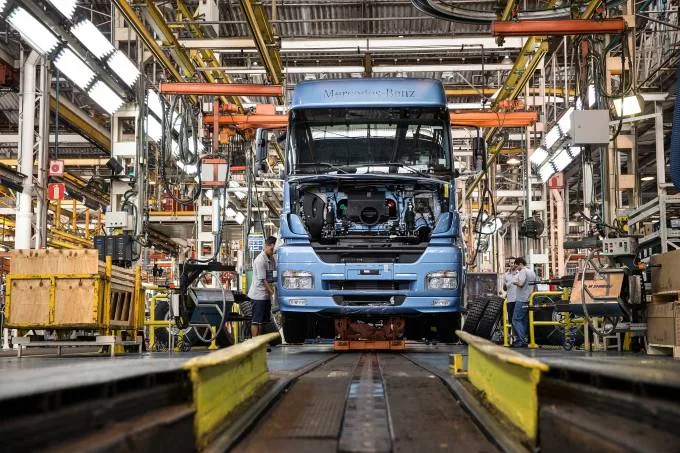 fábrica da mercedes-benz