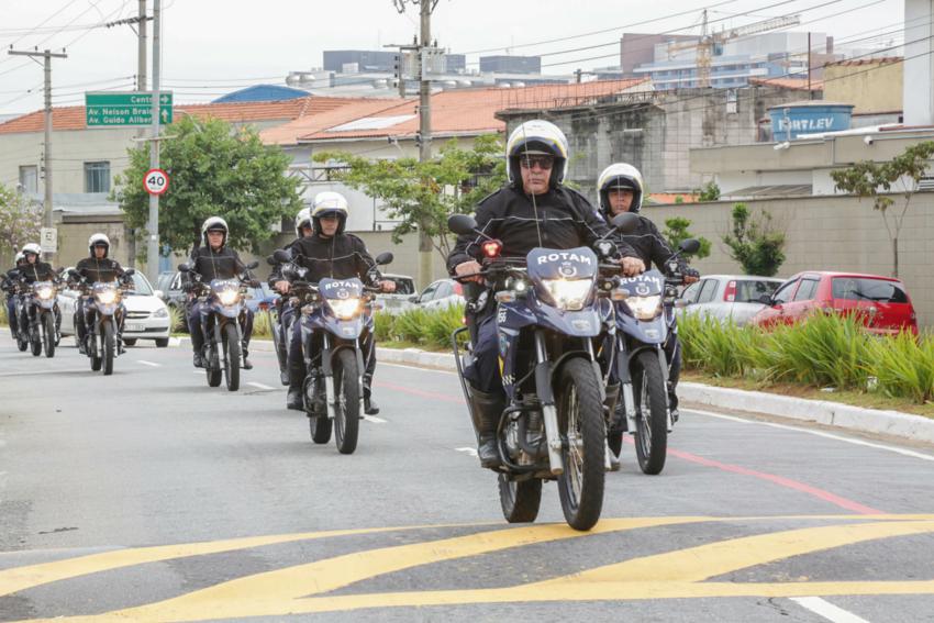 S.Caetano entrega 20 capacetes para guardas municipais da Rotam