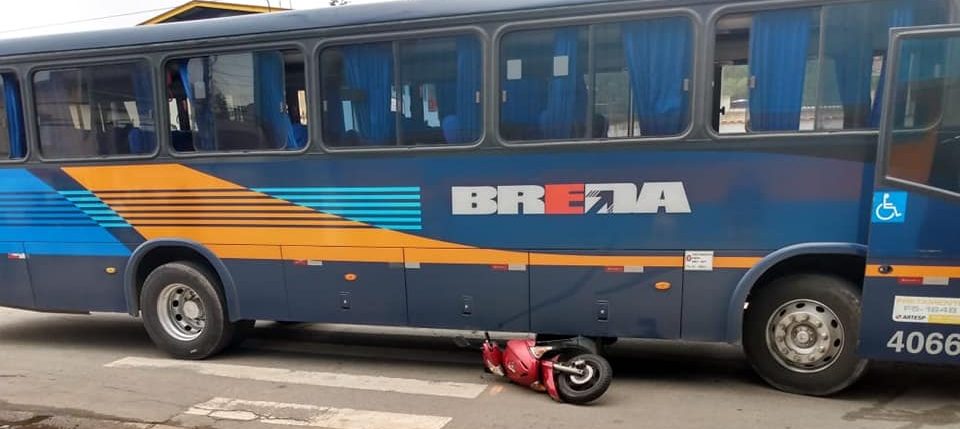 Em Santo André, acidente entre ônibus e moto deixa mãe e filha feridas