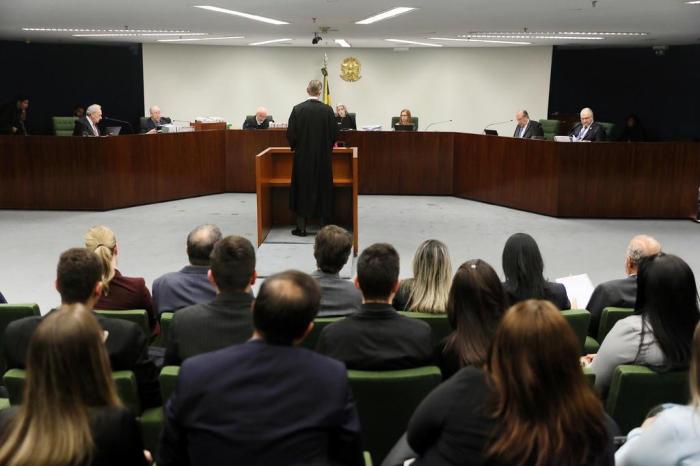 Por 3 votos a 2, Segunda Turma do STF nega liberdade a Lula   