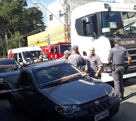 Criança de 4 anos morre atropelada por um caminhão em São Bernardo