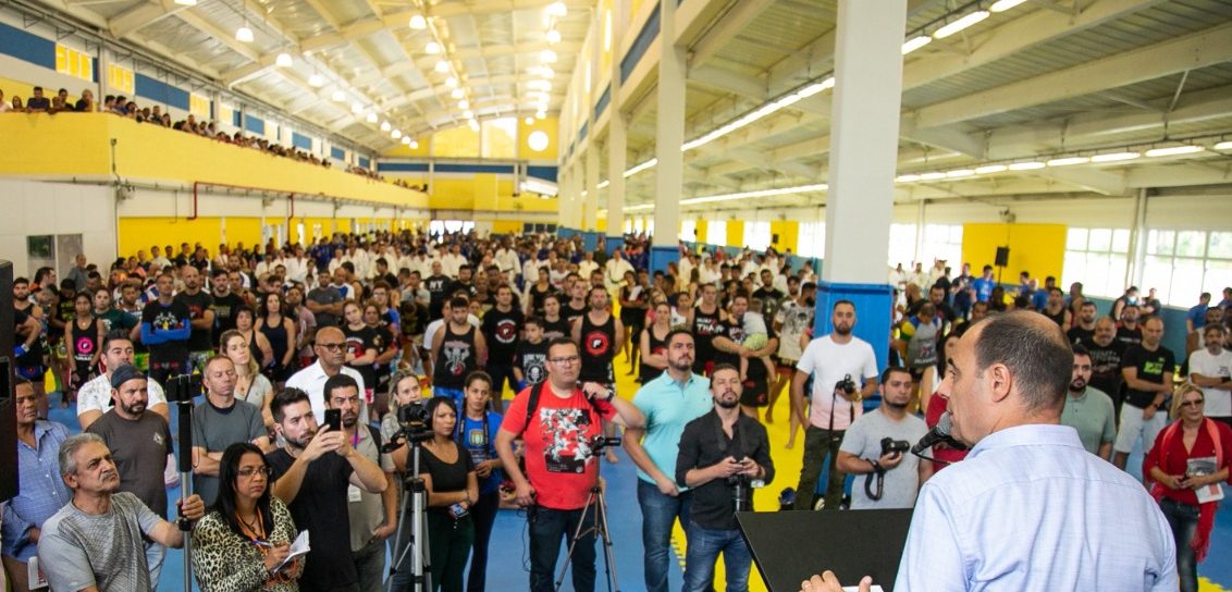 Centenas de atletas de São Caetano vão à entrega do Centro de lutas