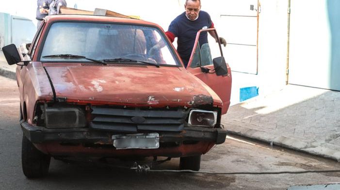 Operação Lata Velha recolhe 68 veículos abandonados nas ruas de Sto.André