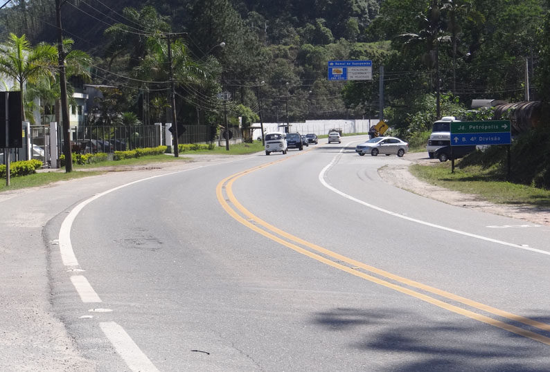 Pessoa morre atropelada por caminhão perto do Rodoanel, em Ribeirão Pires