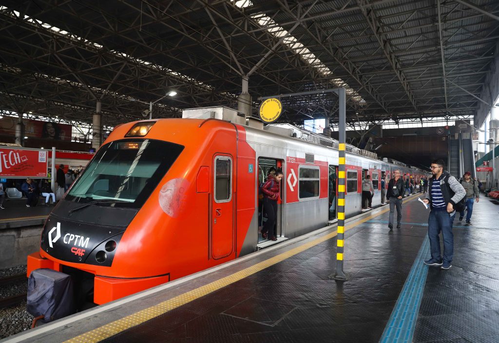 Estado entrega 12 trens da CPTM  e anuncia modernização da Linha 10-Turquesa