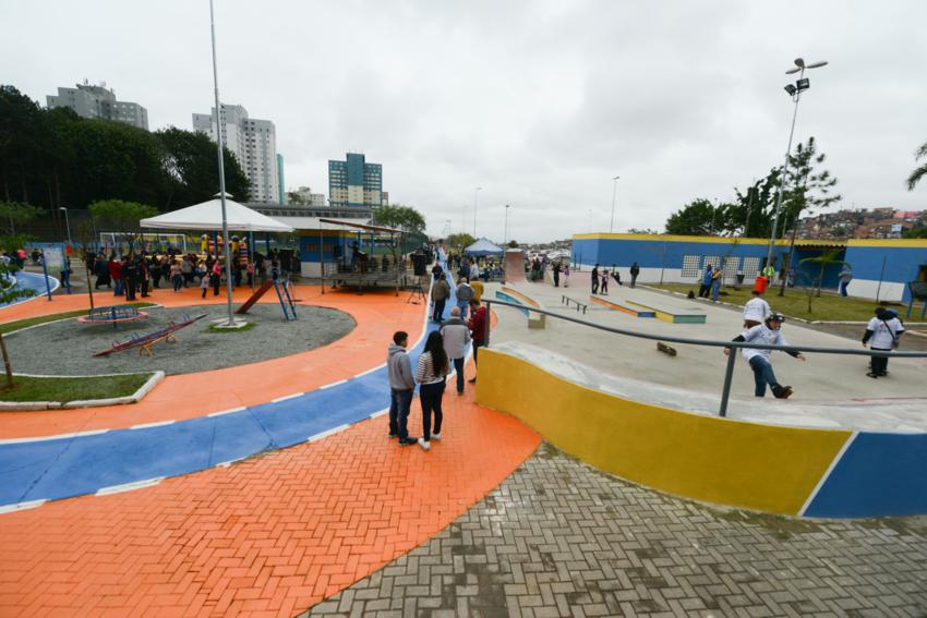 Duas praças-parque e revitalização do CREC da Vila São Pedro são entregues em S.Bernardo