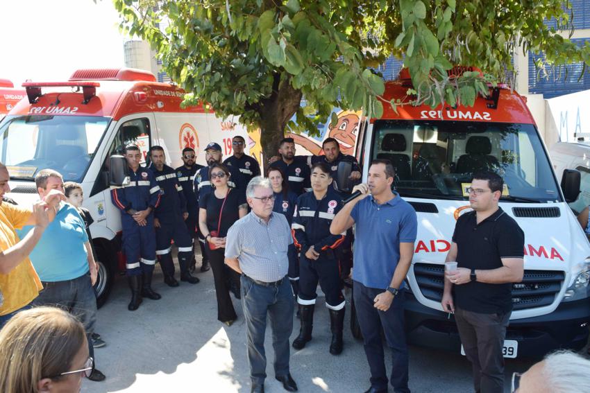 Lauro Michels entrega 5 ambulâncias e 2 caminhões durante Ação Mãos à Obra