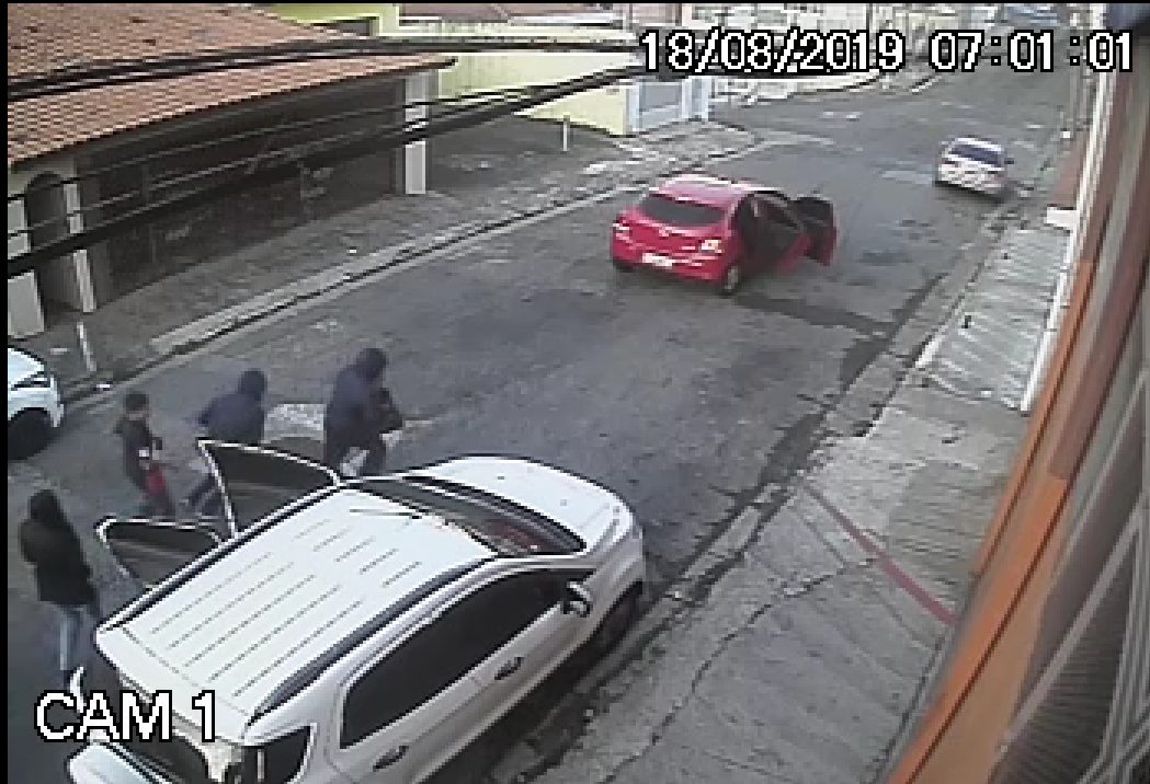 PM detém quatro ladrões que faziam roubos em Sto.André; Veja vídeo