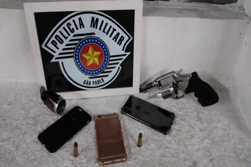 Ladrão armado é preso em Mauá após roubar celulares e relógio