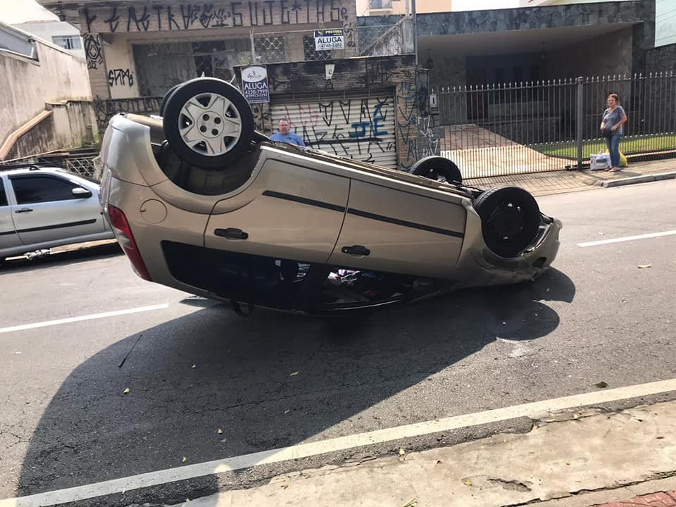 São Caetano registra dois acidentes com capotamento e vítima
