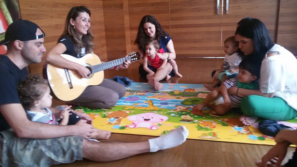 Brincanto realiza oficina para mães e bebês de colo em Mauá 