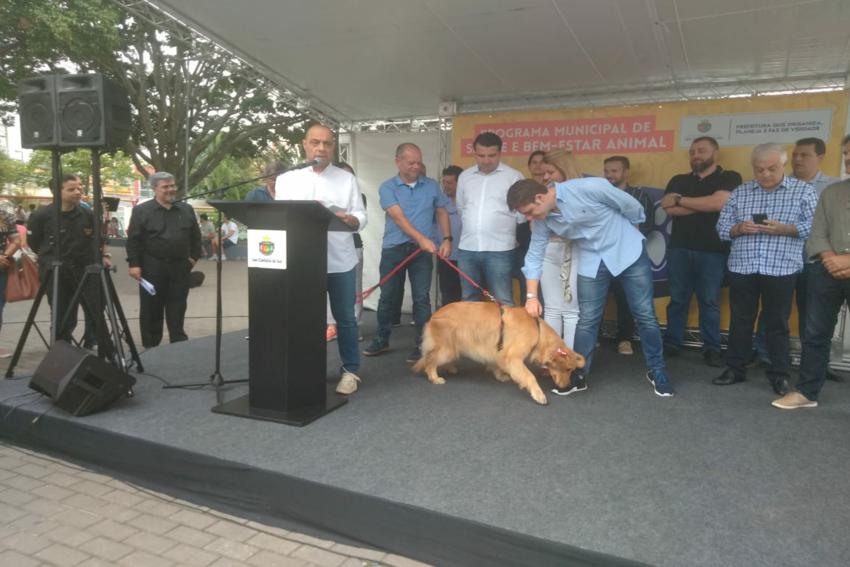 São Caetano entrega Pet Móvel para castração gratuita de animais