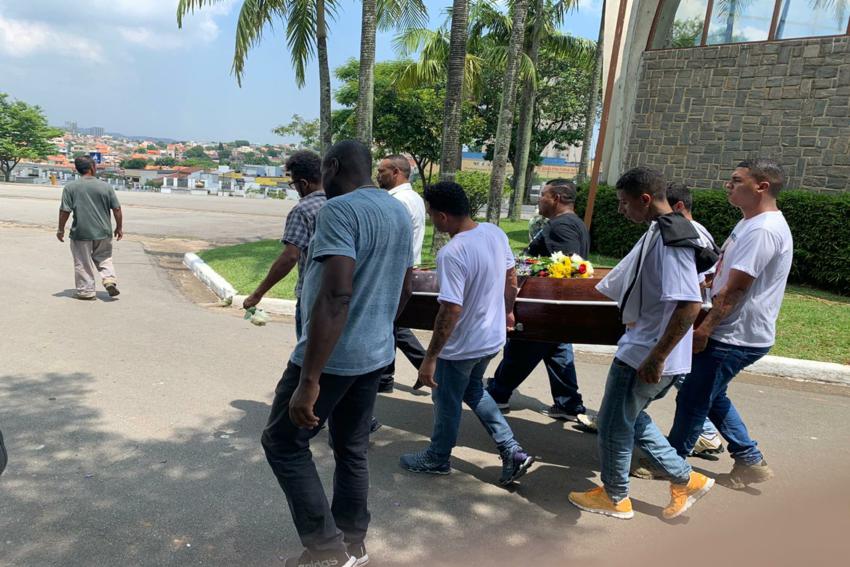 Comoção e revolta marcam enterro do garoto Lucas em Santo André