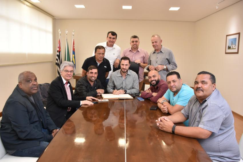 Gabriel Roncon assume como prefeito em exercício de Ribeirão Pires