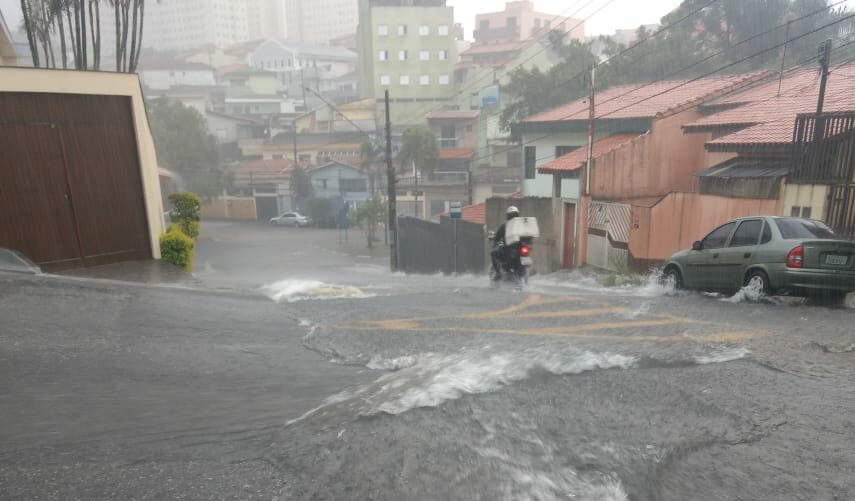 Chuvas causam alagamentos no ABCD e Mauá é a mais castigada