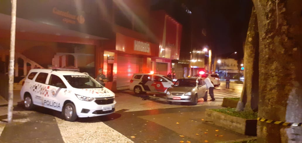 Ladrão rouba táxi e é baleado pela Polícia Militar em Santo André  