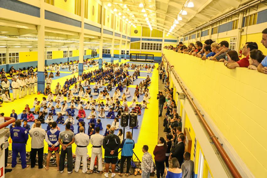 Aula inaugural atrai 500 atletas do PEC no centro de lutas de S.Caetano
