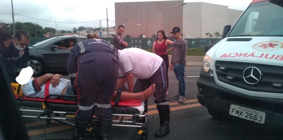Motociclista fica ferido ao se acidentar em viaduto de São Bernardo