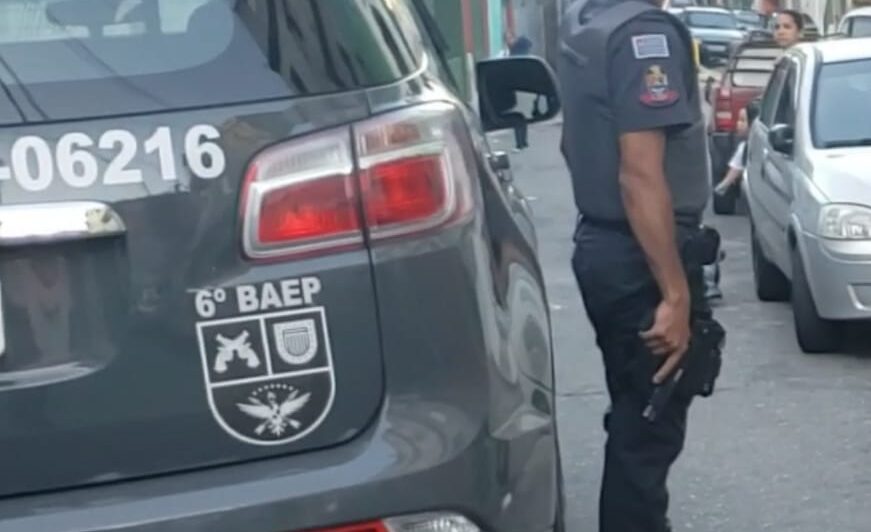 Baep flagra criminoso com drogas em São Bernardo