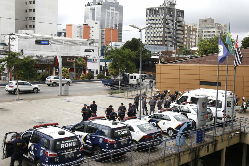Operação em S.Caetano aborda 1,4 mil pessoas, prende 6 e captura 2 bandidos
