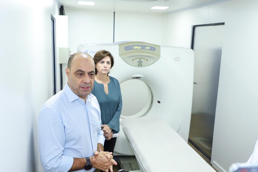Auricchio entrega Unidade Móvel de Tomografia para pacientes com suspeitas de covid-19