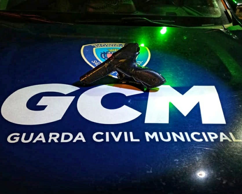 GCM de São Caetano flagra 2 adolescentes com simulacro de arma de fogo