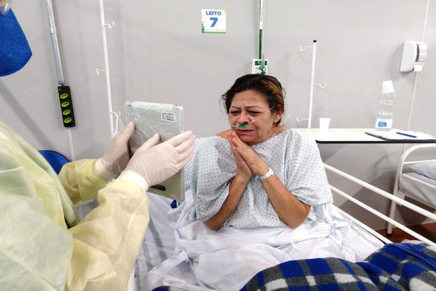Hospital de campanha de Sto.André realiza atendimento humanizado com videochamadas