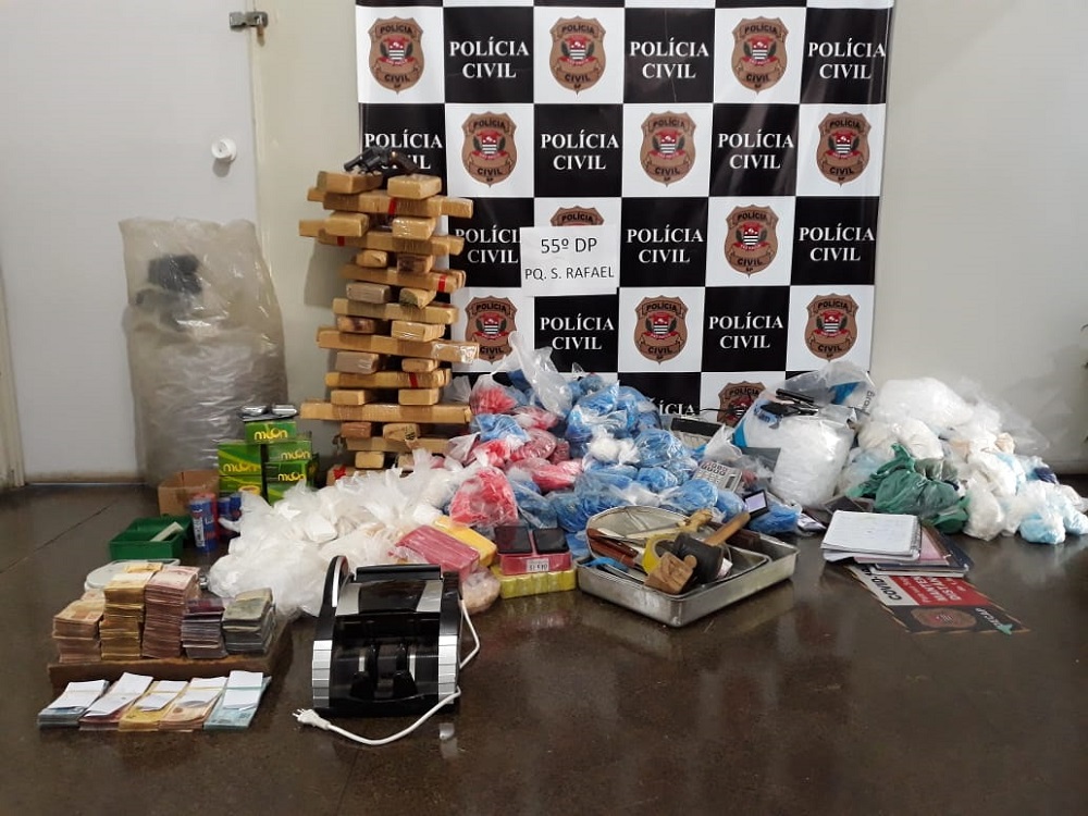 Polícia prende em Mauá grupo com 20 mil porções de drogas e R$ 52,6 mil