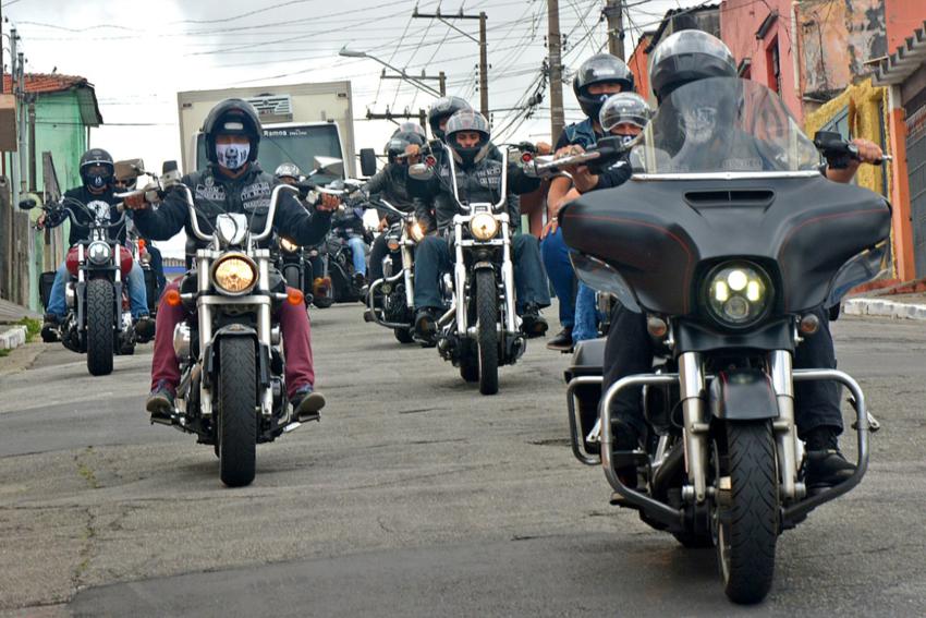Motociclistas doam 4 toneladas de alimentos para Santo André