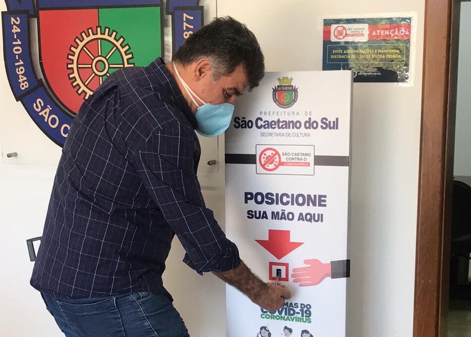 Vereador Parra propõe totens de álcool em gel em espaços públicos de São Caetano