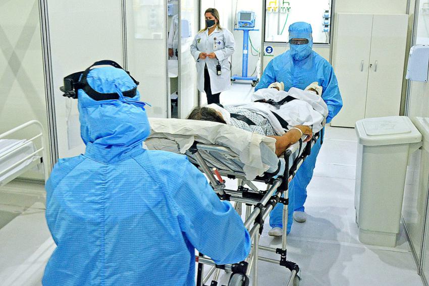 Hospital de campanha do Estádio Bruno José Daniel recebe primeiros pacientes