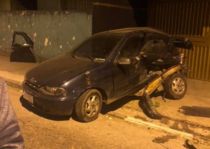 Na fuga, motorista de caminhão bate em 2 carros e deixa vítima em Ribeirão Pires