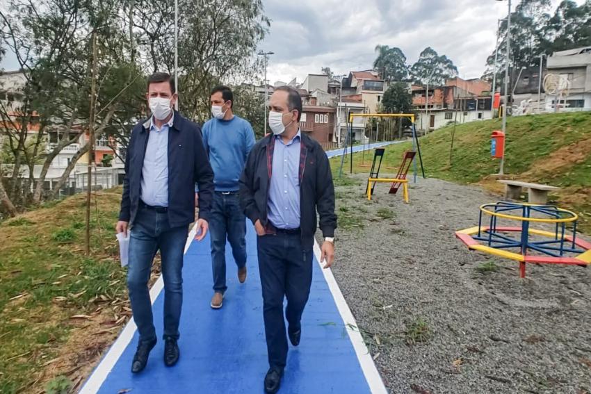 Orlando e Morando e Luiz Marinho iniciam campanha com caminhada