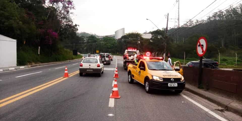 Carro atropela ciclista em Ribeirão Pires