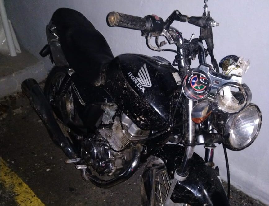 Dupla rouba 5 celulares, cai de moto, se fere e é presa em São Bernardo