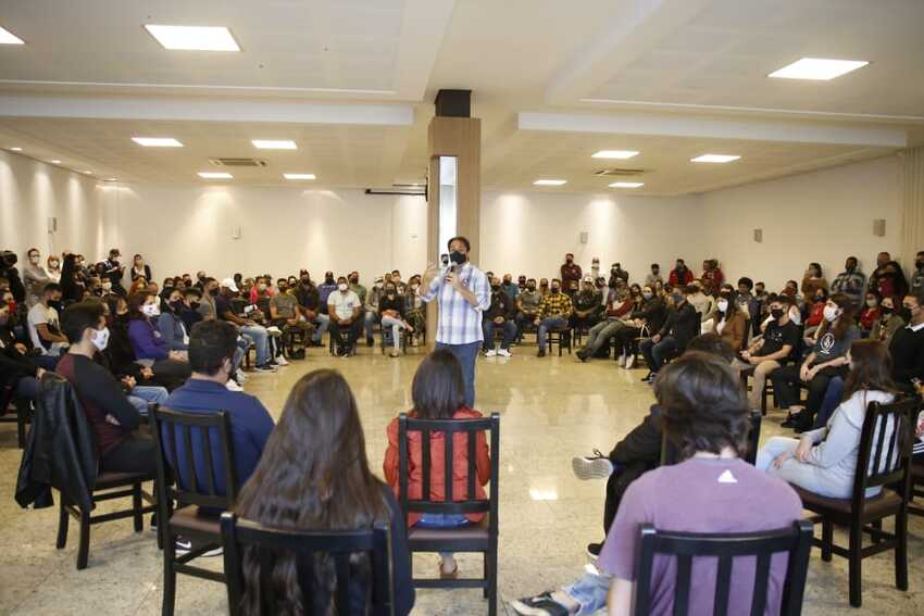 Fabio Palacio reúne jovens para dialogar sobre futuro de S.Caetano