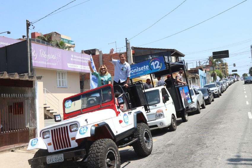 Donisete Braga e Teka realizam carreata com mais de 300 carros