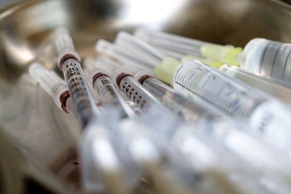Estado comprará 100 milhões de seringas e agulhas para vacinação de coronavírus