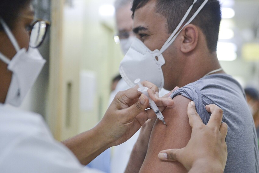 São Bernardo intensifica imunização de profissionais de Saúde