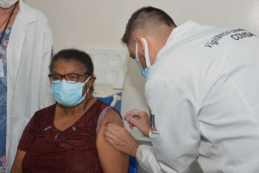 Mauá inicia a vacinação contra a Covid-19 na UPA Zaíra