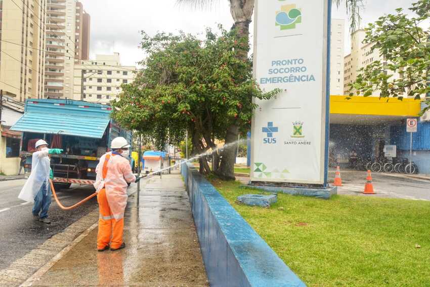 Com aumento de casos de coronavírus, Semasa reforça desinfecção de ruas e avenidas