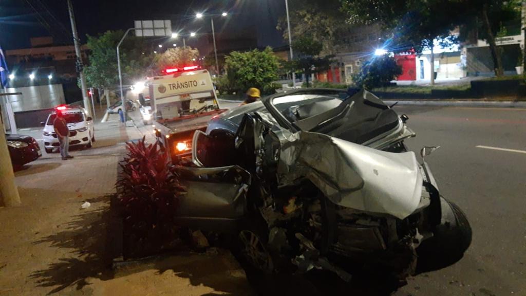 Acidente de carro em São Caetano deixa 5 vítimas nas ferragens; Veja vídeo