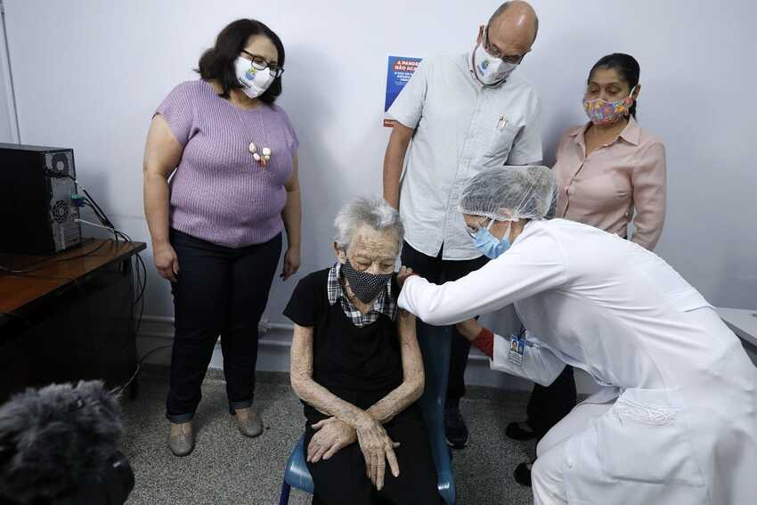 Diadema antecipa vacinação dos idosos entre 85 e 89 anos para quarta-feira
