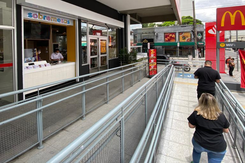 McDonald’s inaugura mais uma unidade em Sto.André e gera  30 empregos