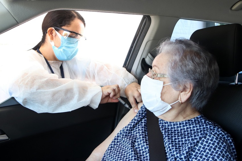 Santo André prossegue com vacinação de idosos acima de 84 anos