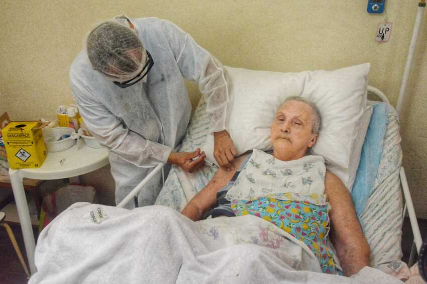 Santo André inicia vacinação de idosos entre 85 e 89 anos